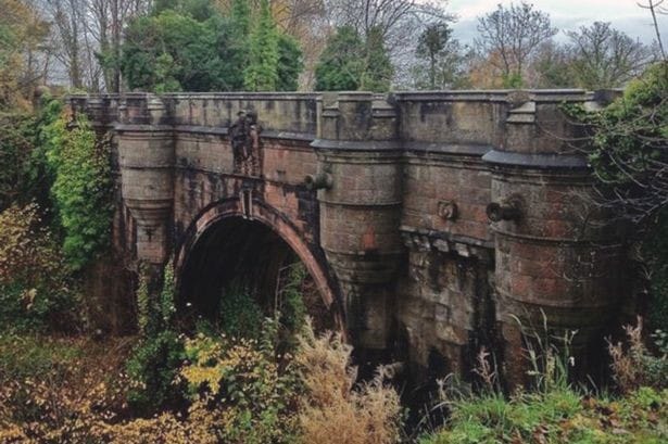 7. Overtoun Bridge (Dunbarton,Scotland, UK)