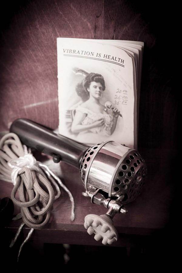 the history of the massager which later became pleasure toy vibrator,  Arnold massager in 1900s
